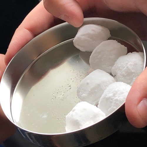 メタンハイドレートは白くて飴玉みたい