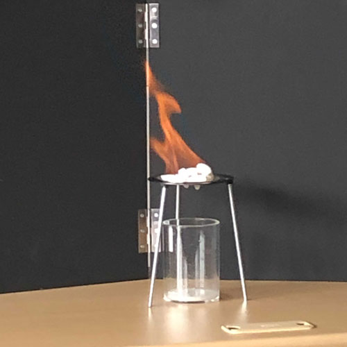 燃える氷、メタンハイドレートの燃焼実験